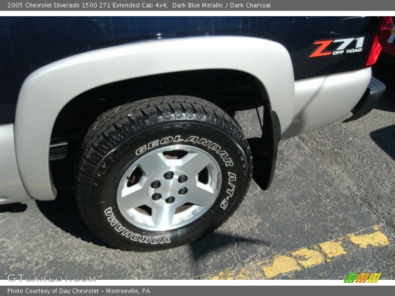 Dark Blue Metallic / Dark Charcoal 2005 Chevrolet Silverado 1500 Z71 Extended Cab 4x4