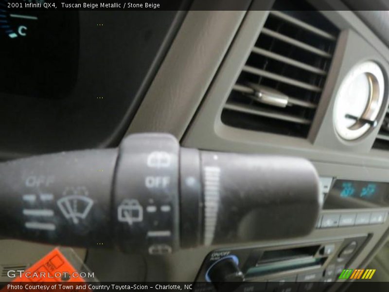 Tuscan Beige Metallic / Stone Beige 2001 Infiniti QX4