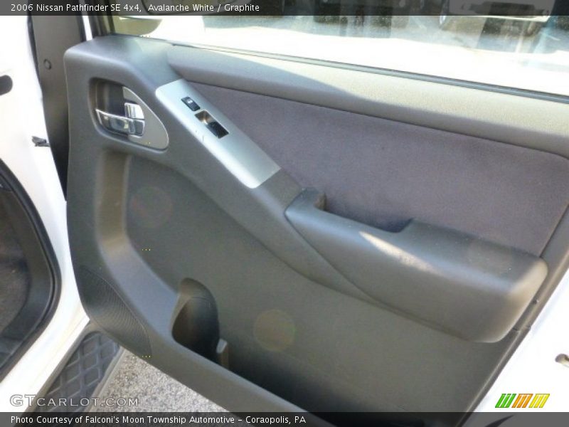 Avalanche White / Graphite 2006 Nissan Pathfinder SE 4x4
