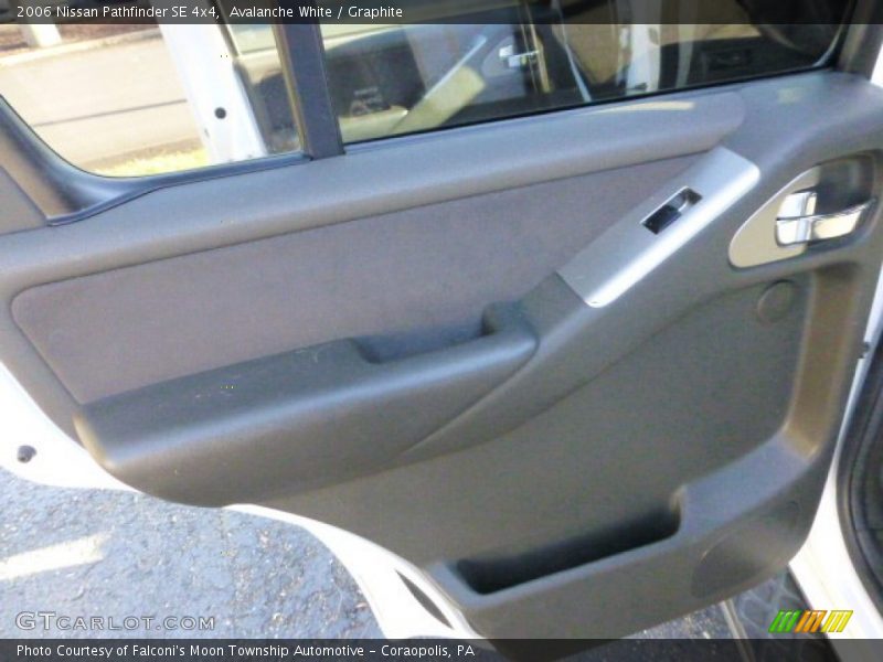 Avalanche White / Graphite 2006 Nissan Pathfinder SE 4x4