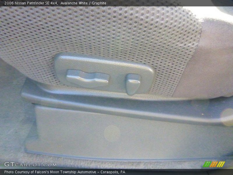Avalanche White / Graphite 2006 Nissan Pathfinder SE 4x4