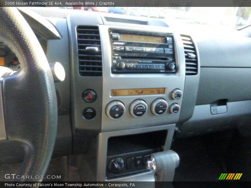 Avalanche White / Graphite 2006 Nissan Pathfinder SE 4x4
