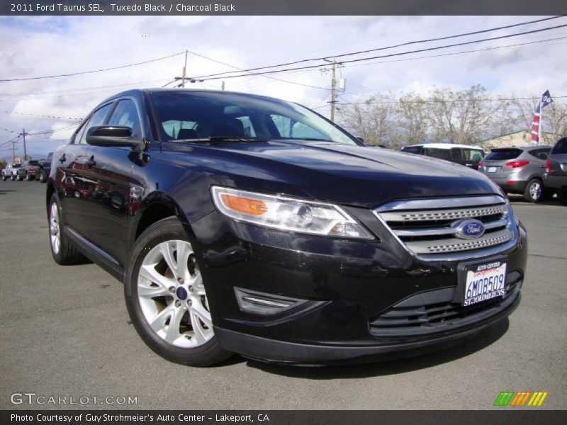 Tuxedo Black / Charcoal Black 2011 Ford Taurus SEL