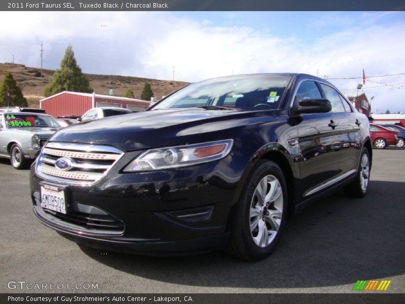 Tuxedo Black / Charcoal Black 2011 Ford Taurus SEL
