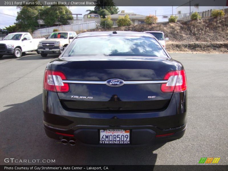 Tuxedo Black / Charcoal Black 2011 Ford Taurus SEL