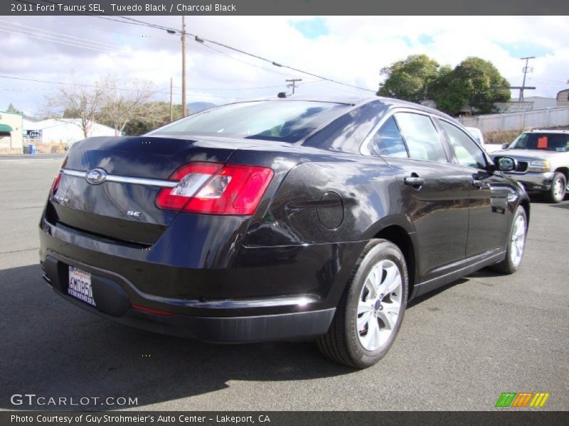 Tuxedo Black / Charcoal Black 2011 Ford Taurus SEL