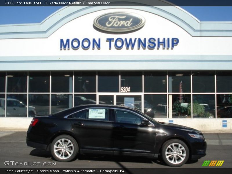 Tuxedo Black Metallic / Charcoal Black 2013 Ford Taurus SEL