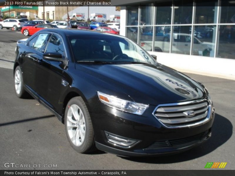 Tuxedo Black Metallic / Charcoal Black 2013 Ford Taurus SEL