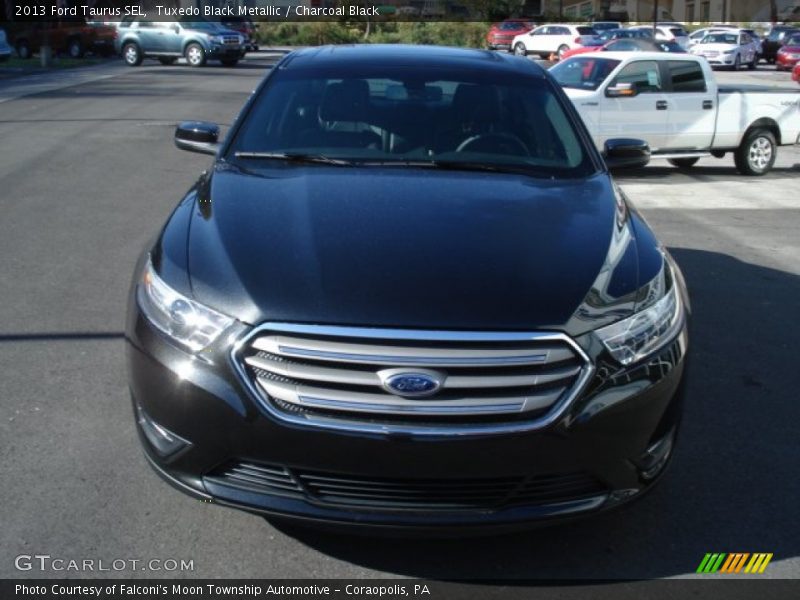 Tuxedo Black Metallic / Charcoal Black 2013 Ford Taurus SEL