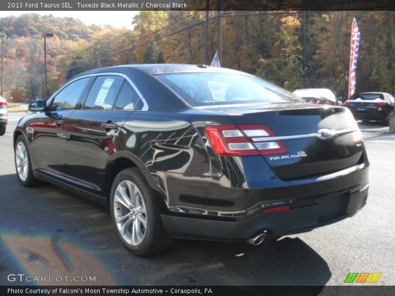 Tuxedo Black Metallic / Charcoal Black 2013 Ford Taurus SEL