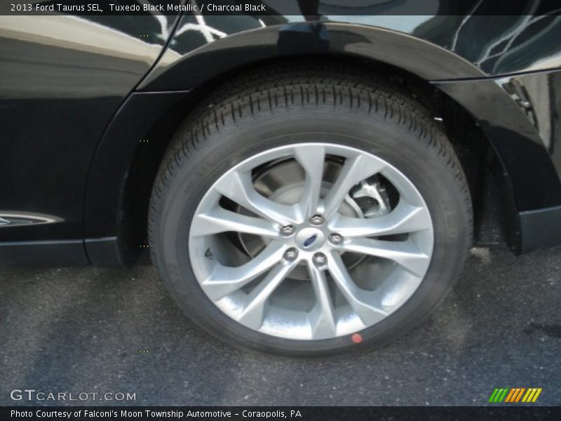 Tuxedo Black Metallic / Charcoal Black 2013 Ford Taurus SEL