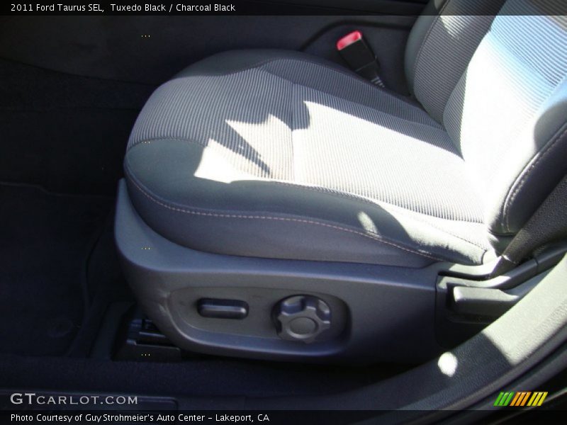 Tuxedo Black / Charcoal Black 2011 Ford Taurus SEL
