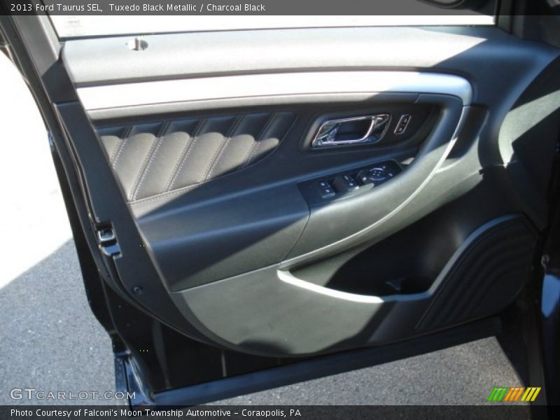 Tuxedo Black Metallic / Charcoal Black 2013 Ford Taurus SEL