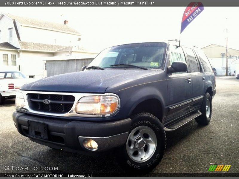Medium Wedgewood Blue Metallic / Medium Prairie Tan 2000 Ford Explorer XLT 4x4