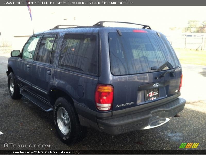Medium Wedgewood Blue Metallic / Medium Prairie Tan 2000 Ford Explorer XLT 4x4