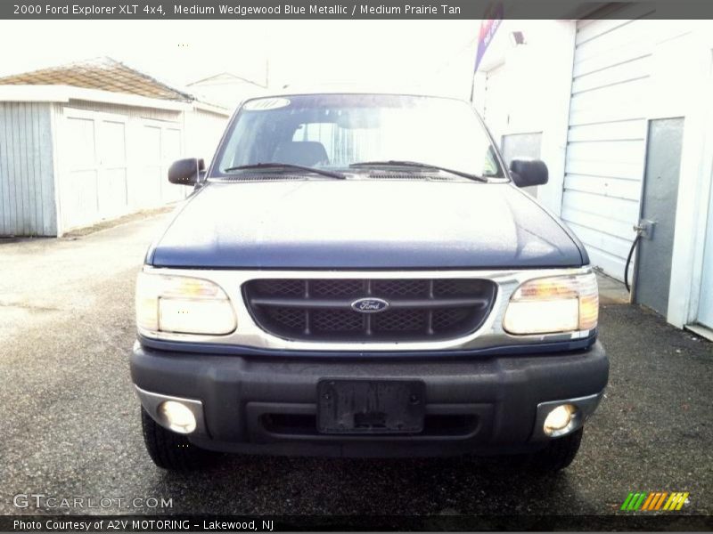 Medium Wedgewood Blue Metallic / Medium Prairie Tan 2000 Ford Explorer XLT 4x4