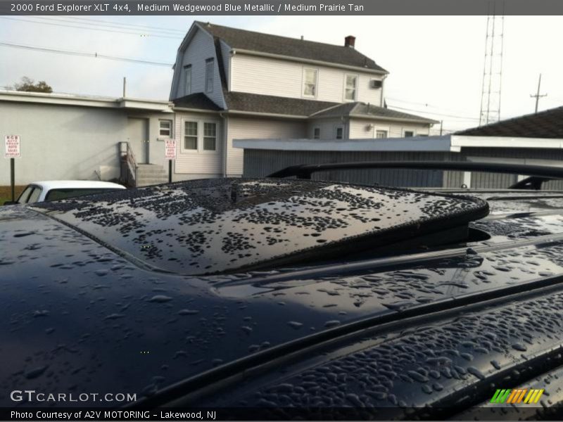 Medium Wedgewood Blue Metallic / Medium Prairie Tan 2000 Ford Explorer XLT 4x4