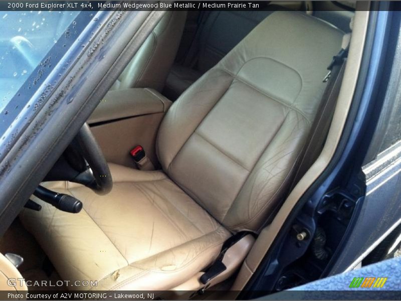 Medium Wedgewood Blue Metallic / Medium Prairie Tan 2000 Ford Explorer XLT 4x4
