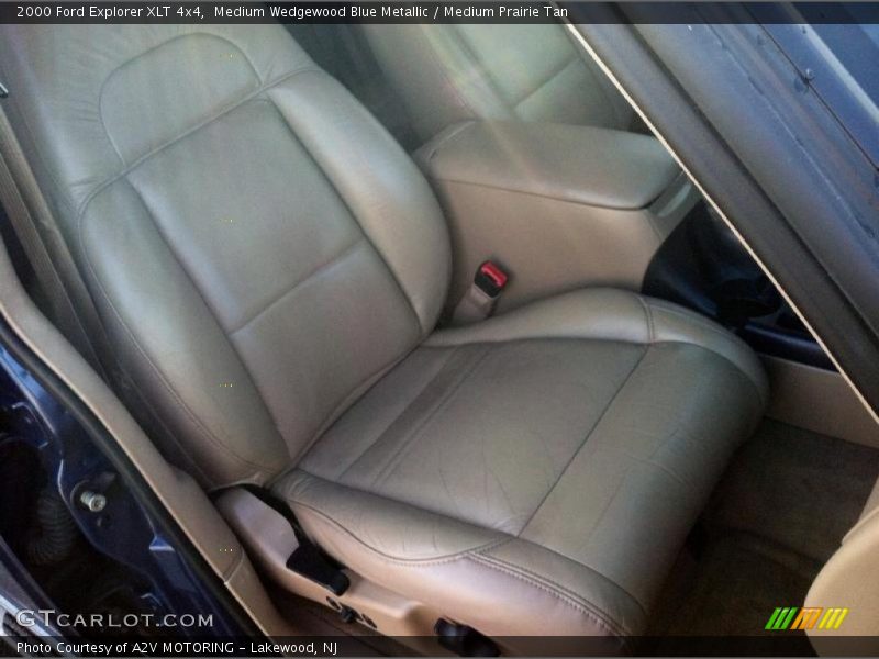 Medium Wedgewood Blue Metallic / Medium Prairie Tan 2000 Ford Explorer XLT 4x4