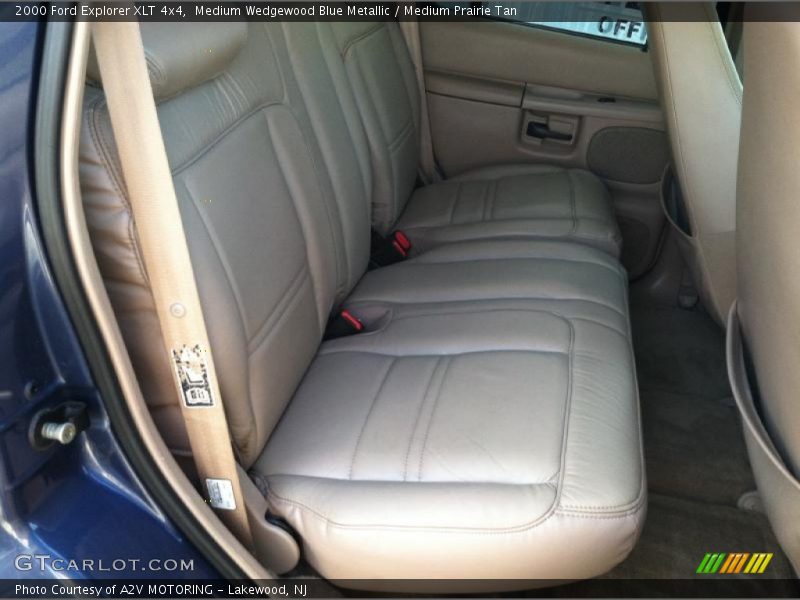 Medium Wedgewood Blue Metallic / Medium Prairie Tan 2000 Ford Explorer XLT 4x4