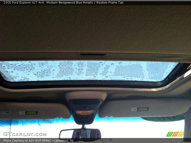 Medium Wedgewood Blue Metallic / Medium Prairie Tan 2000 Ford Explorer XLT 4x4