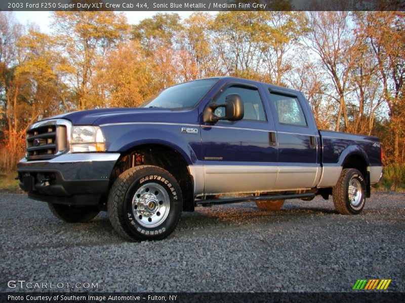 Sonic Blue Metallic / Medium Flint Grey 2003 Ford F250 Super Duty XLT Crew Cab 4x4