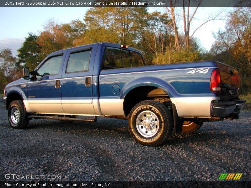 Sonic Blue Metallic / Medium Flint Grey 2003 Ford F250 Super Duty XLT Crew Cab 4x4
