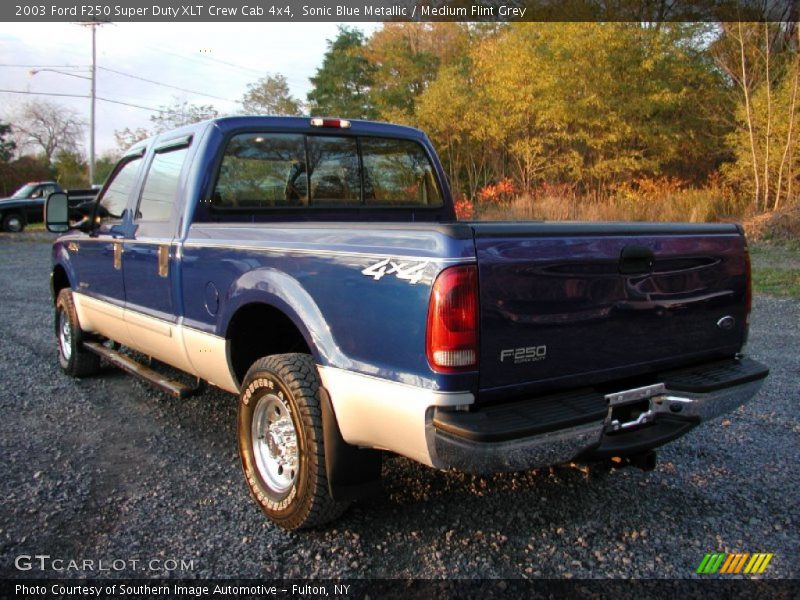 Sonic Blue Metallic / Medium Flint Grey 2003 Ford F250 Super Duty XLT Crew Cab 4x4