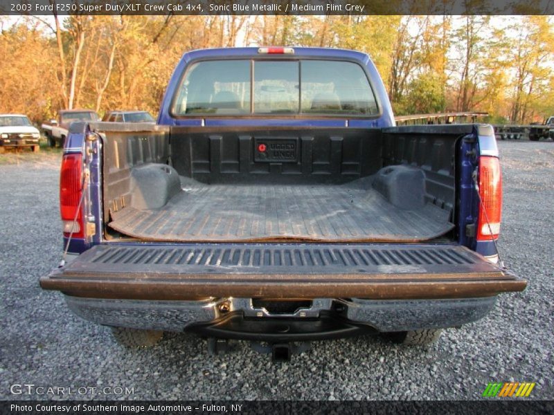 Sonic Blue Metallic / Medium Flint Grey 2003 Ford F250 Super Duty XLT Crew Cab 4x4