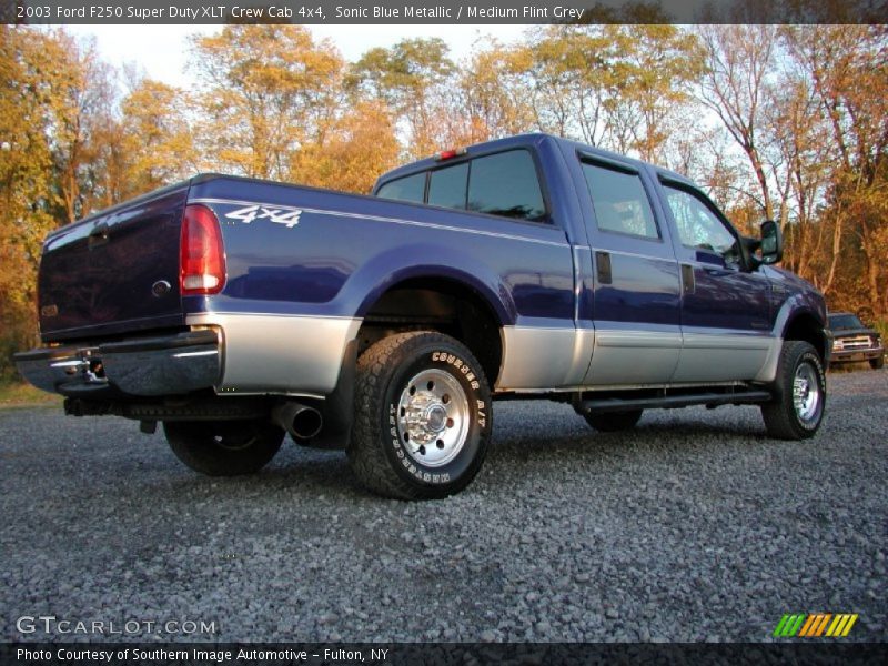 Sonic Blue Metallic / Medium Flint Grey 2003 Ford F250 Super Duty XLT Crew Cab 4x4