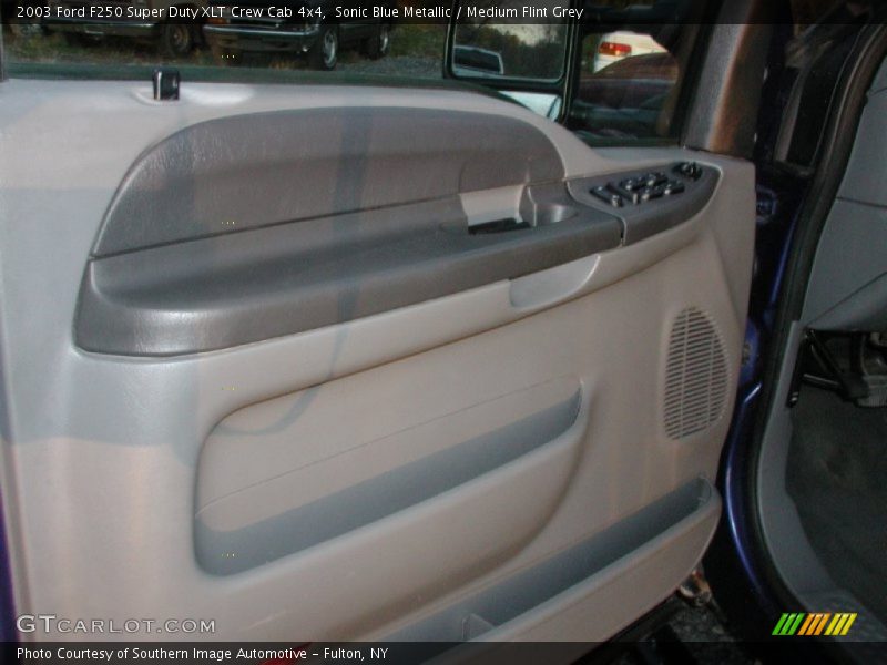Sonic Blue Metallic / Medium Flint Grey 2003 Ford F250 Super Duty XLT Crew Cab 4x4