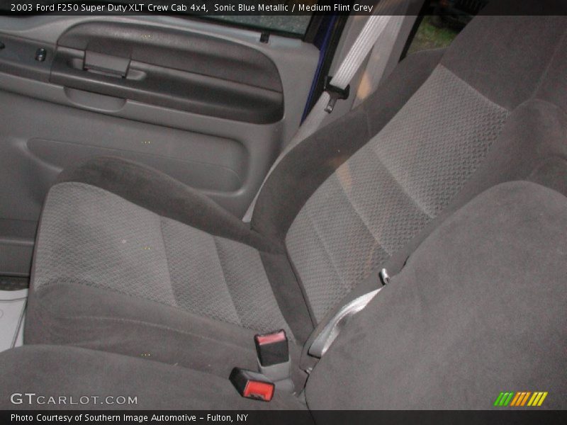 Sonic Blue Metallic / Medium Flint Grey 2003 Ford F250 Super Duty XLT Crew Cab 4x4