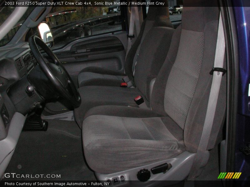 Sonic Blue Metallic / Medium Flint Grey 2003 Ford F250 Super Duty XLT Crew Cab 4x4