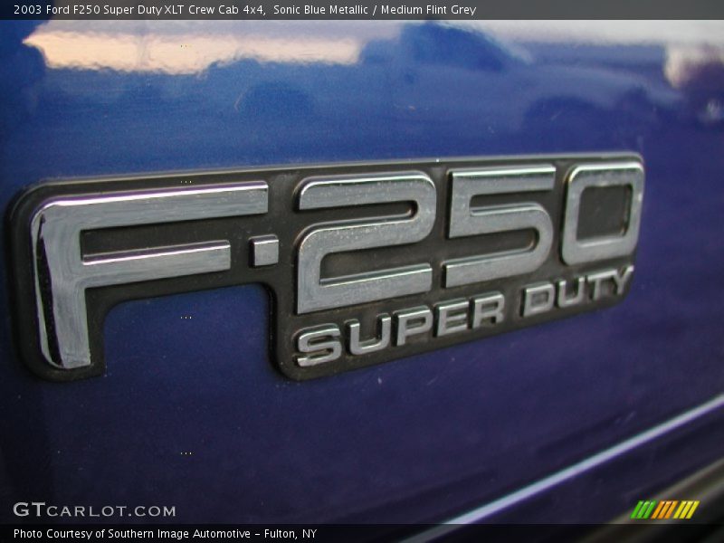 Sonic Blue Metallic / Medium Flint Grey 2003 Ford F250 Super Duty XLT Crew Cab 4x4