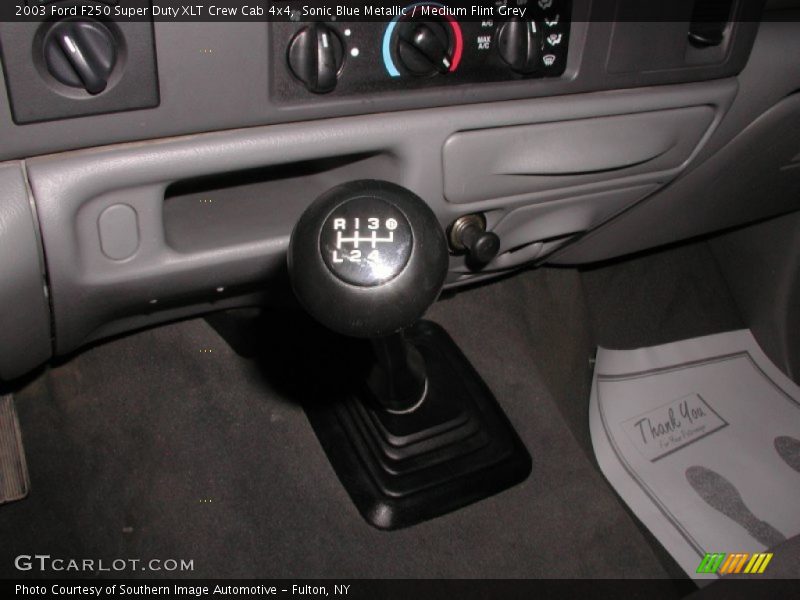 Sonic Blue Metallic / Medium Flint Grey 2003 Ford F250 Super Duty XLT Crew Cab 4x4