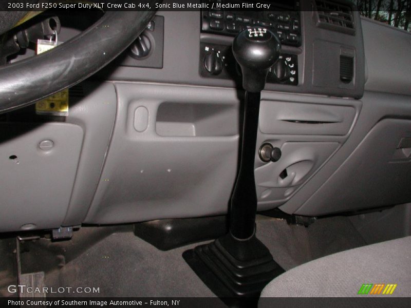 Sonic Blue Metallic / Medium Flint Grey 2003 Ford F250 Super Duty XLT Crew Cab 4x4