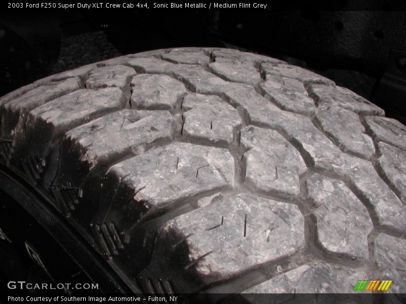 Sonic Blue Metallic / Medium Flint Grey 2003 Ford F250 Super Duty XLT Crew Cab 4x4