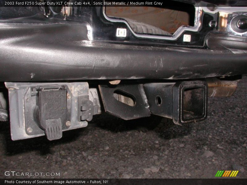 Sonic Blue Metallic / Medium Flint Grey 2003 Ford F250 Super Duty XLT Crew Cab 4x4