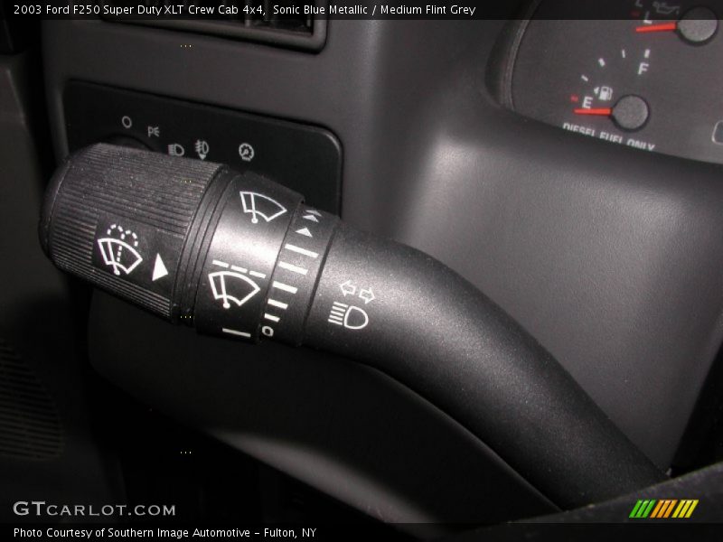 Sonic Blue Metallic / Medium Flint Grey 2003 Ford F250 Super Duty XLT Crew Cab 4x4