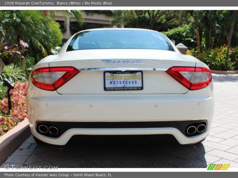 Bianco (White) / Blu Medio (Blue) 2008 Maserati GranTurismo