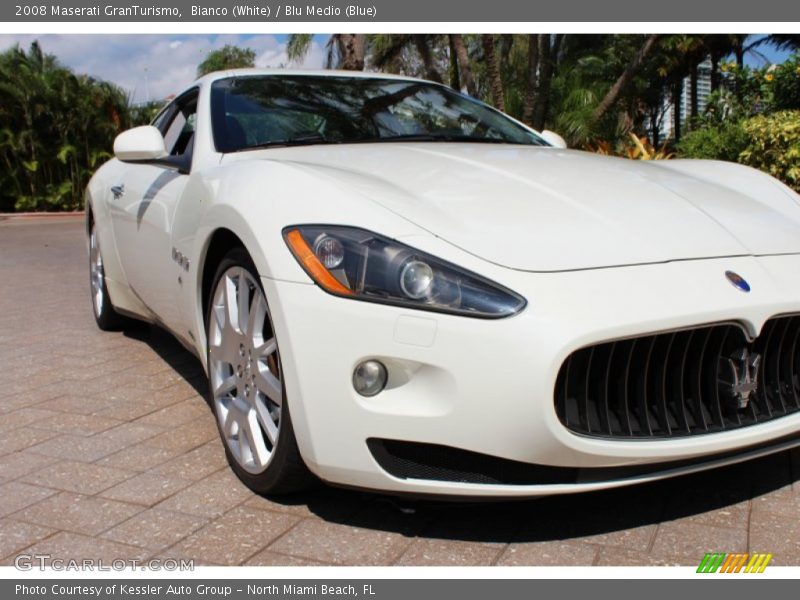 Bianco (White) / Blu Medio (Blue) 2008 Maserati GranTurismo