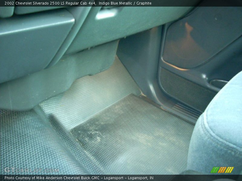 Indigo Blue Metallic / Graphite 2002 Chevrolet Silverado 2500 LS Regular Cab 4x4