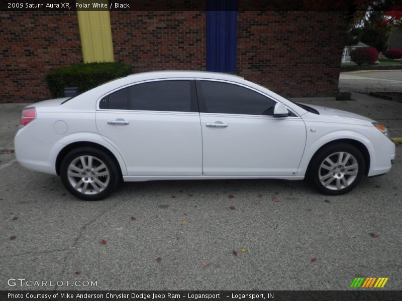 Polar White / Black 2009 Saturn Aura XR