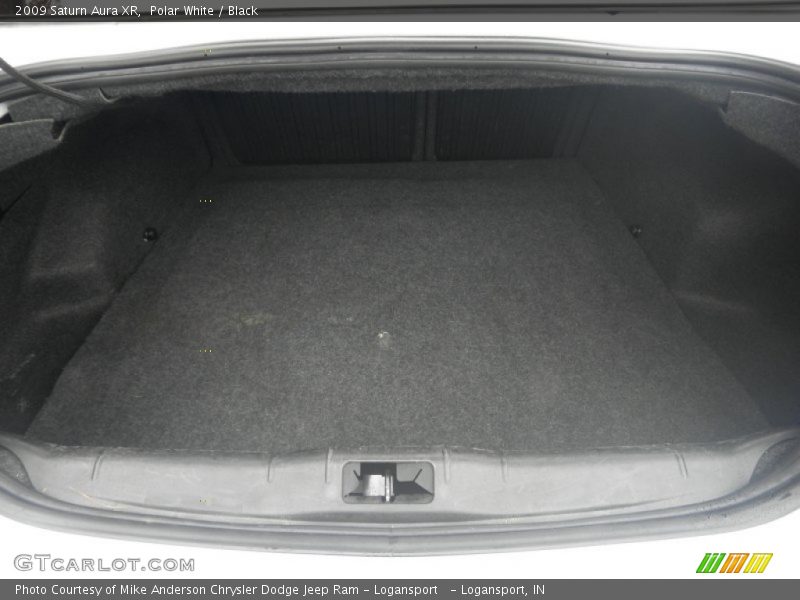 Polar White / Black 2009 Saturn Aura XR