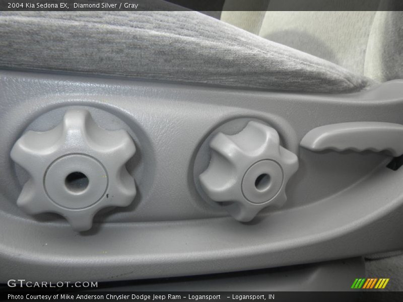 Diamond Silver / Gray 2004 Kia Sedona EX