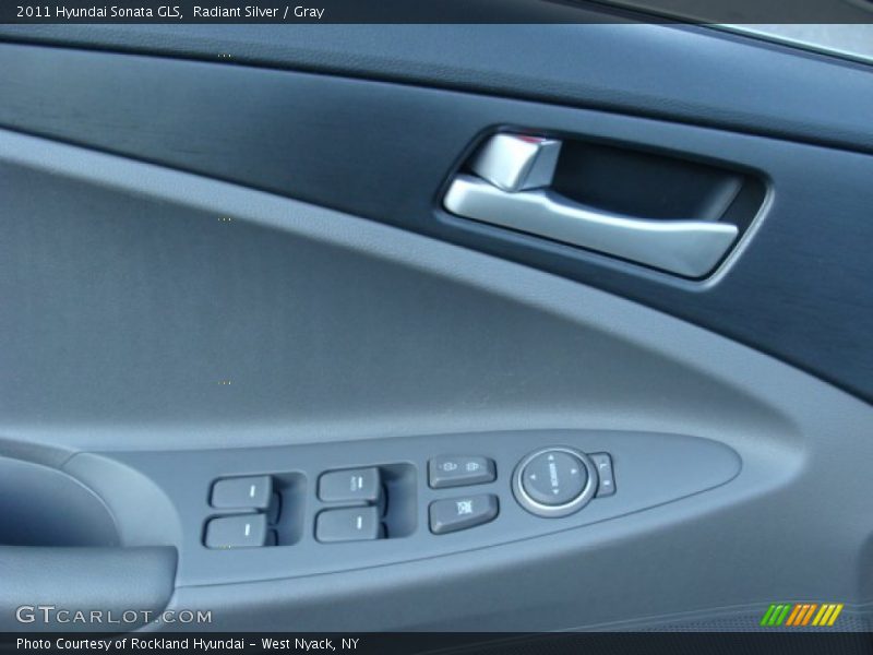 Radiant Silver / Gray 2011 Hyundai Sonata GLS