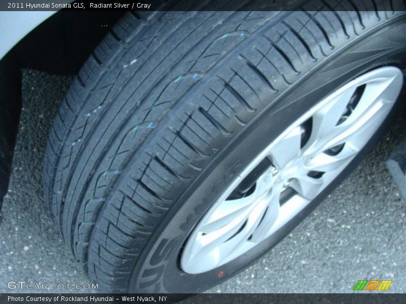 Radiant Silver / Gray 2011 Hyundai Sonata GLS