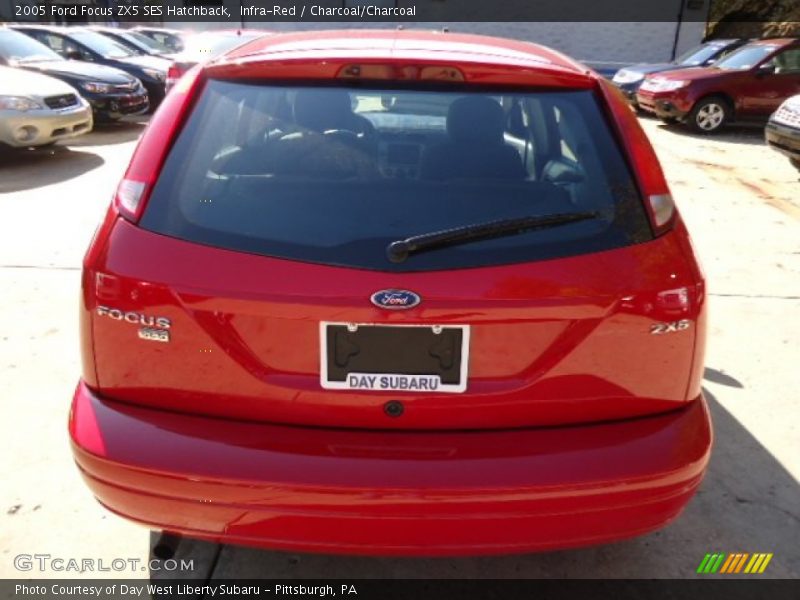 Infra-Red / Charcoal/Charcoal 2005 Ford Focus ZX5 SES Hatchback