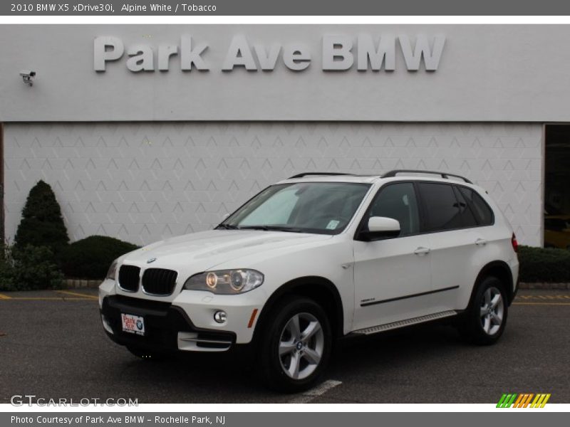 Alpine White / Tobacco 2010 BMW X5 xDrive30i