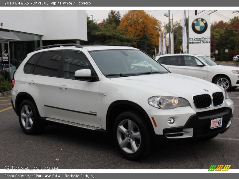 Alpine White / Tobacco 2010 BMW X5 xDrive30i